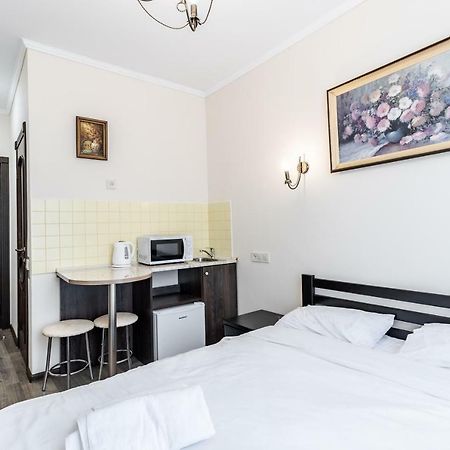 Opera House Apartment 2 Lviv Eksteriør bilde