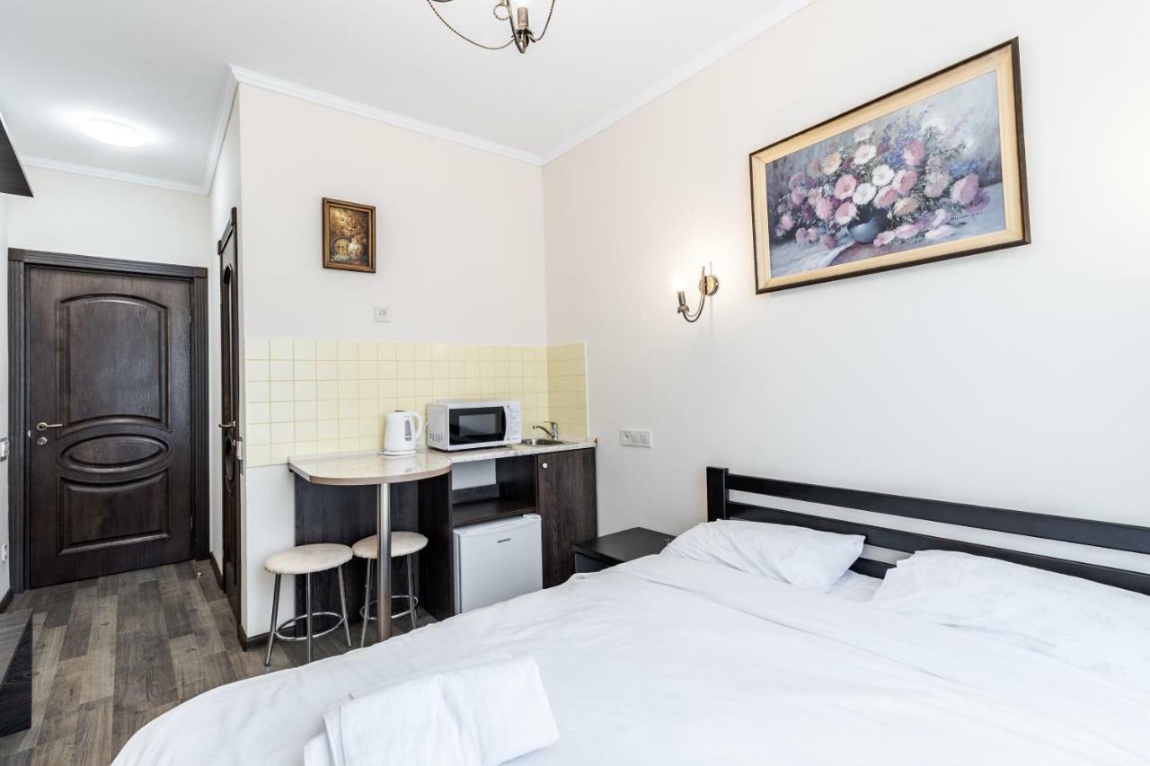 Opera House Apartment 2 Lviv Eksteriør bilde