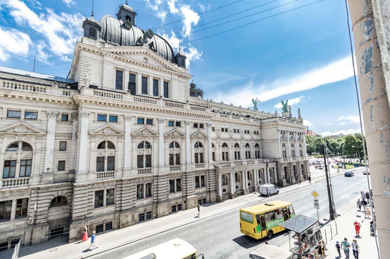 Opera House Apartment 2 Lviv Eksteriør bilde