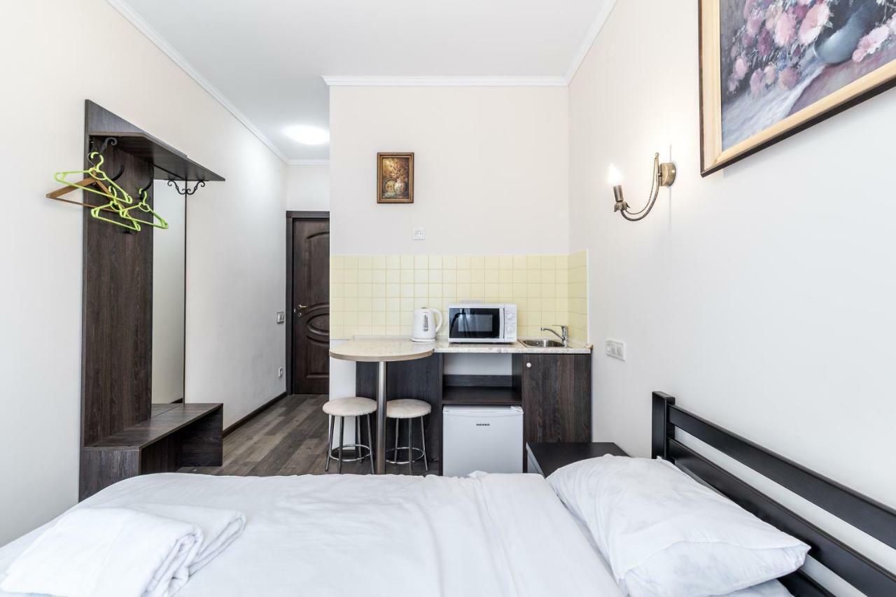 Opera House Apartment 2 Lviv Eksteriør bilde