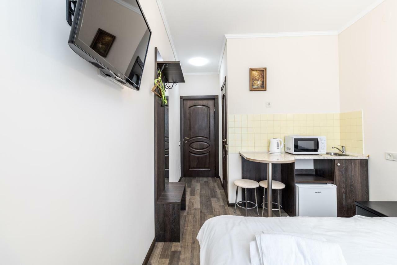 Opera House Apartment 2 Lviv Eksteriør bilde
